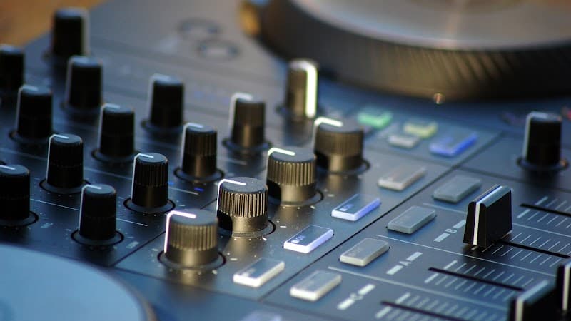 DJ événementiel et mariage Vendée - KS Events, DJ à Talmont-Saint-Hilaire