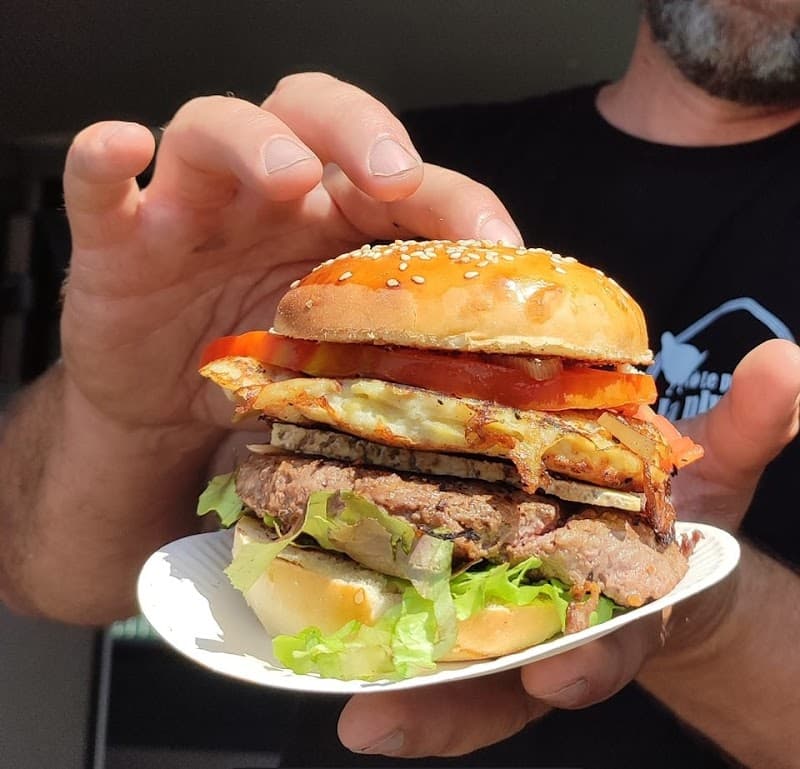 Roule ma poule, Le bus FOODTRUCK, food truck à La Roche-Maurice