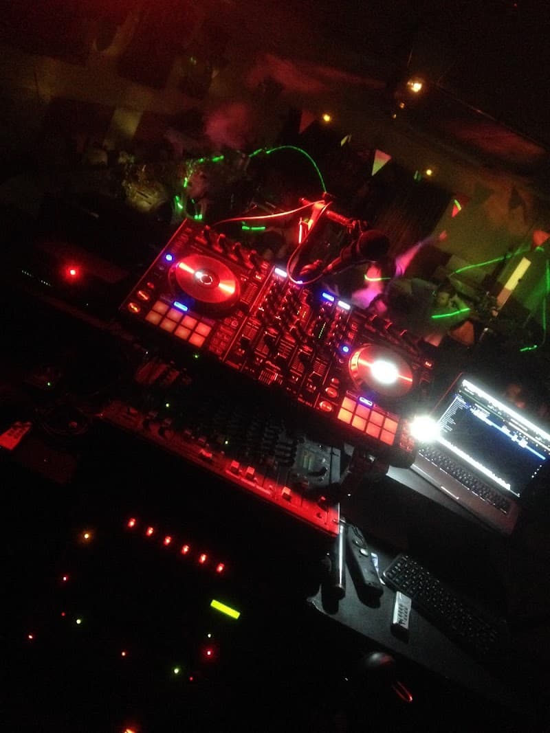 DJ Sarthe Moovemans Animations, DJ au Mans