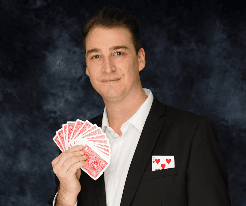 Sébastien Giraldon Magicien Mentaliste Hypnotiseur, magicien à Survilliers