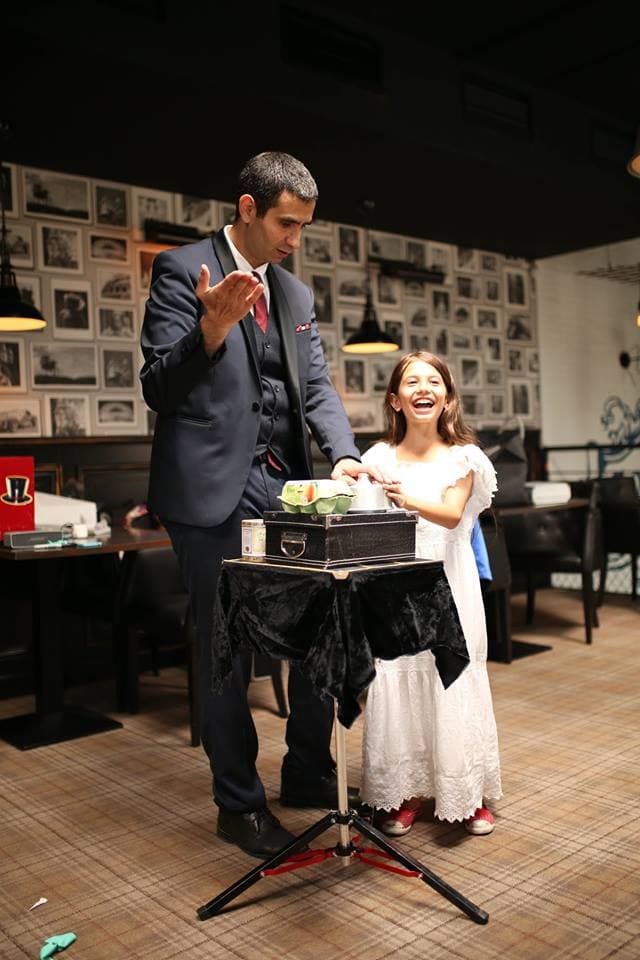 Magicien anniversaire et mariage, magicien à Éragny